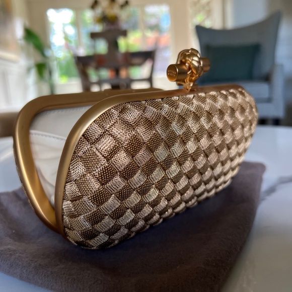 Bottega Veneta Intrecciato Bruciato Knot Clutch - Picture 3 of 7